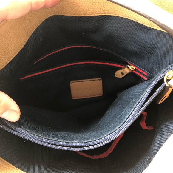 Tommy Hilfiger Tan Imitation Leather Shoulder Bag - Picture 5 of 5